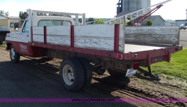 image for item I4491 1969 Ford F350 pickup truck