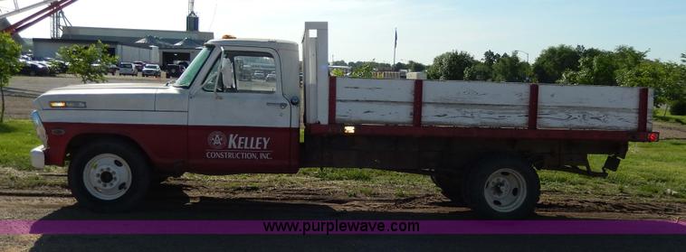 image for item I4491 1969 Ford F350 pickup truck