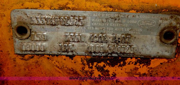 image for item I4491 1969 Ford F350 pickup truck