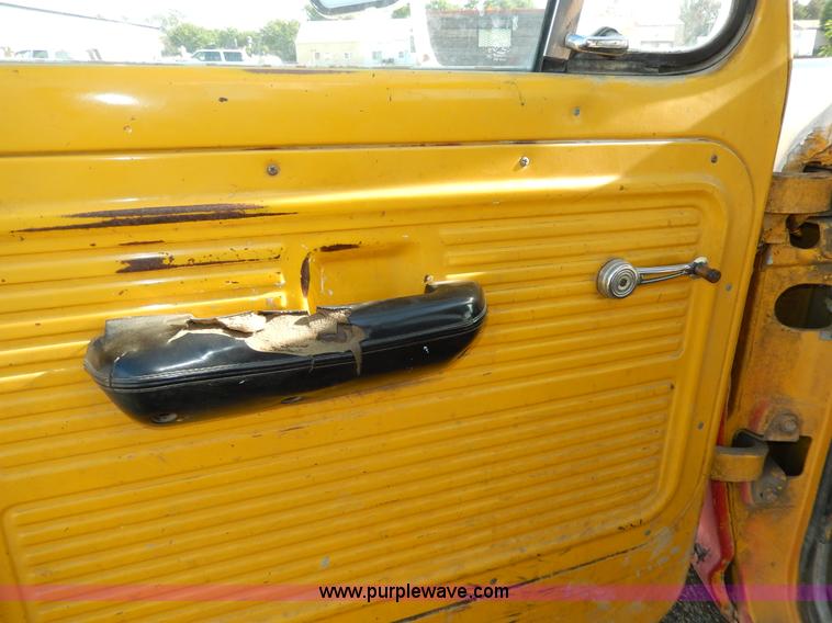 image for item I4491 1969 Ford F350 pickup truck