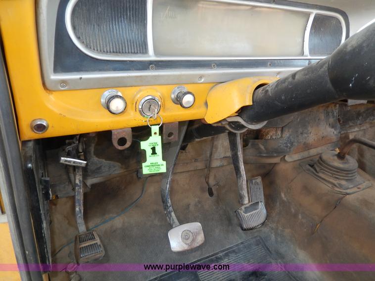 image for item I4491 1969 Ford F350 pickup truck