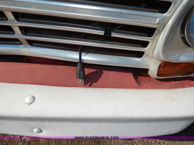 image for item I4491 1969 Ford F350 pickup truck