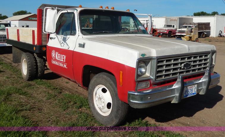 image for item I4492 1976 Chevrolet 1500 Custom Deluxe pickup truck