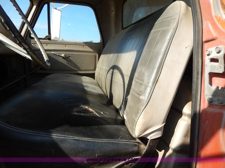 image for item I4494 1964 Chevrolet box truck