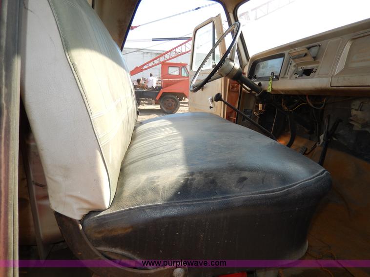 image for item I4494 1964 Chevrolet box truck