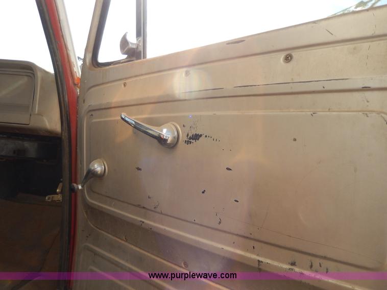 image for item I4494 1964 Chevrolet box truck