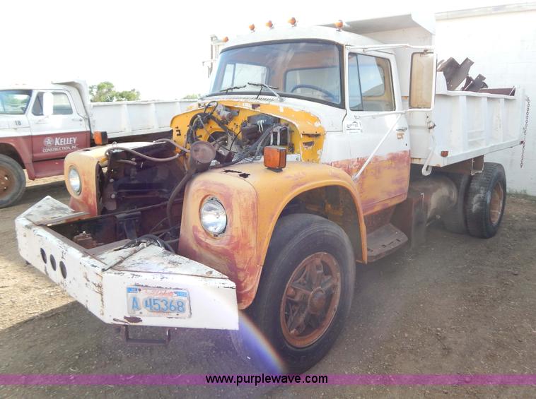 image for item I4496 1978 International dump truck