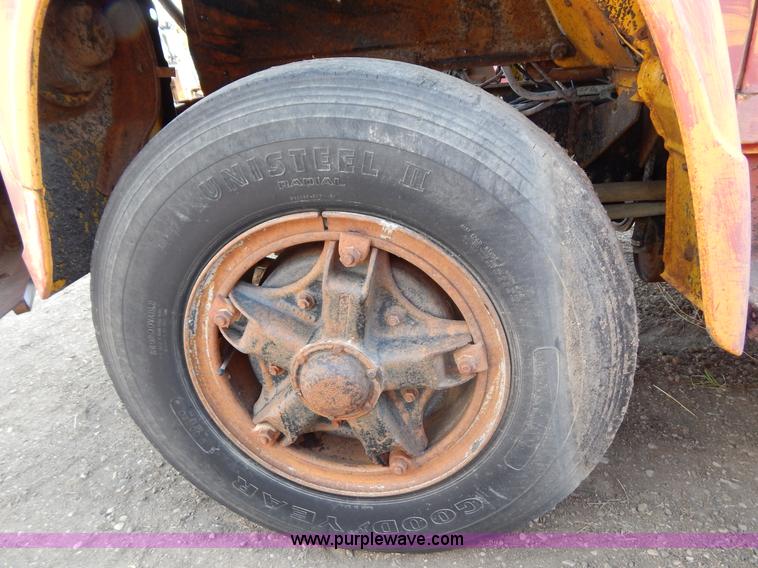 image for item I4496 1978 International dump truck