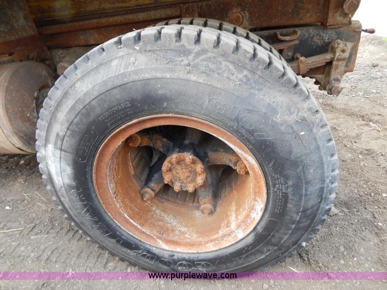 image for item I4496 1978 International dump truck