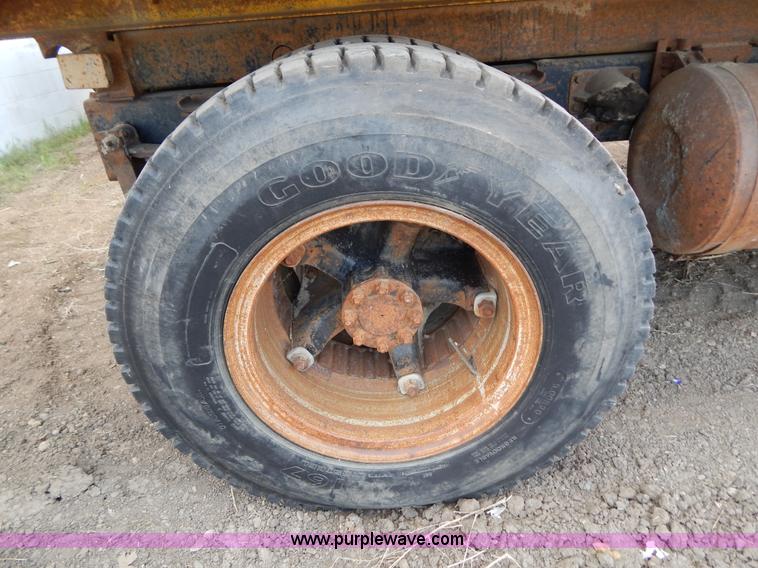 image for item I4496 1978 International dump truck