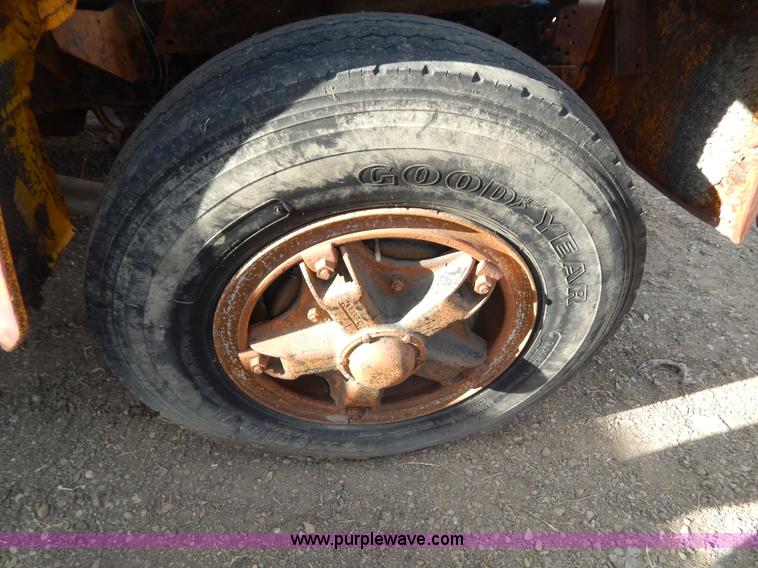 image for item I4496 1978 International dump truck