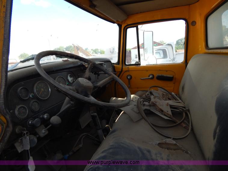 image for item I4496 1978 International dump truck
