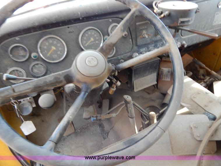 image for item I4496 1978 International dump truck