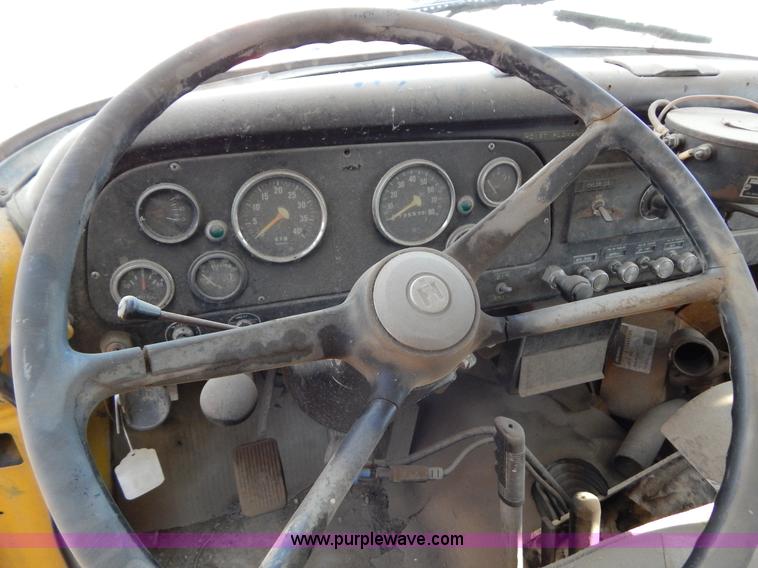 image for item I4496 1978 International dump truck