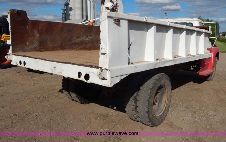 image for item I4497 1961 International BC170 dump truck