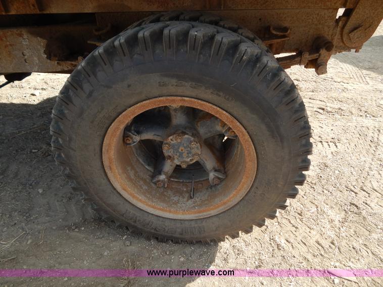 image for item I4497 1961 International BC170 dump truck