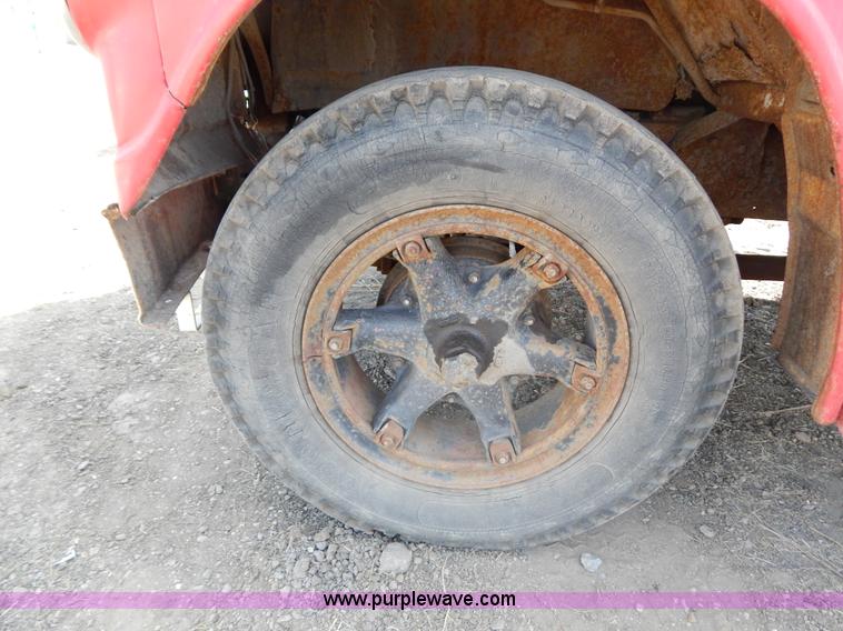 image for item I4497 1961 International BC170 dump truck