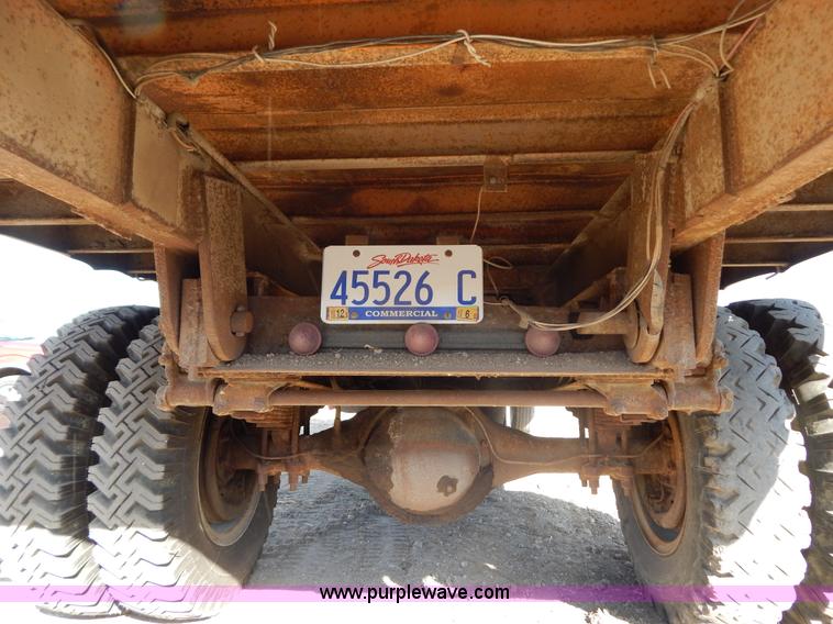 image for item I4497 1961 International BC170 dump truck