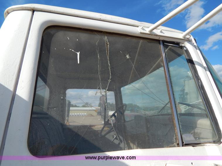 image for item I4497 1961 International BC170 dump truck