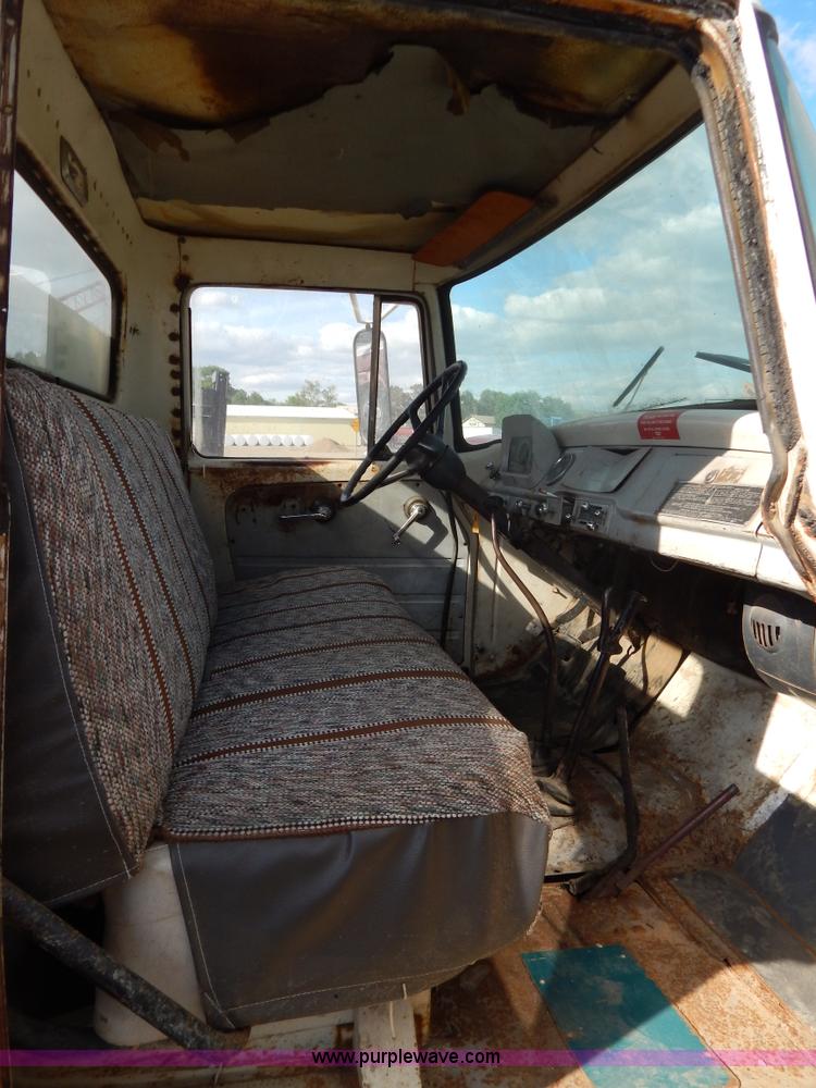 image for item I4497 1961 International BC170 dump truck