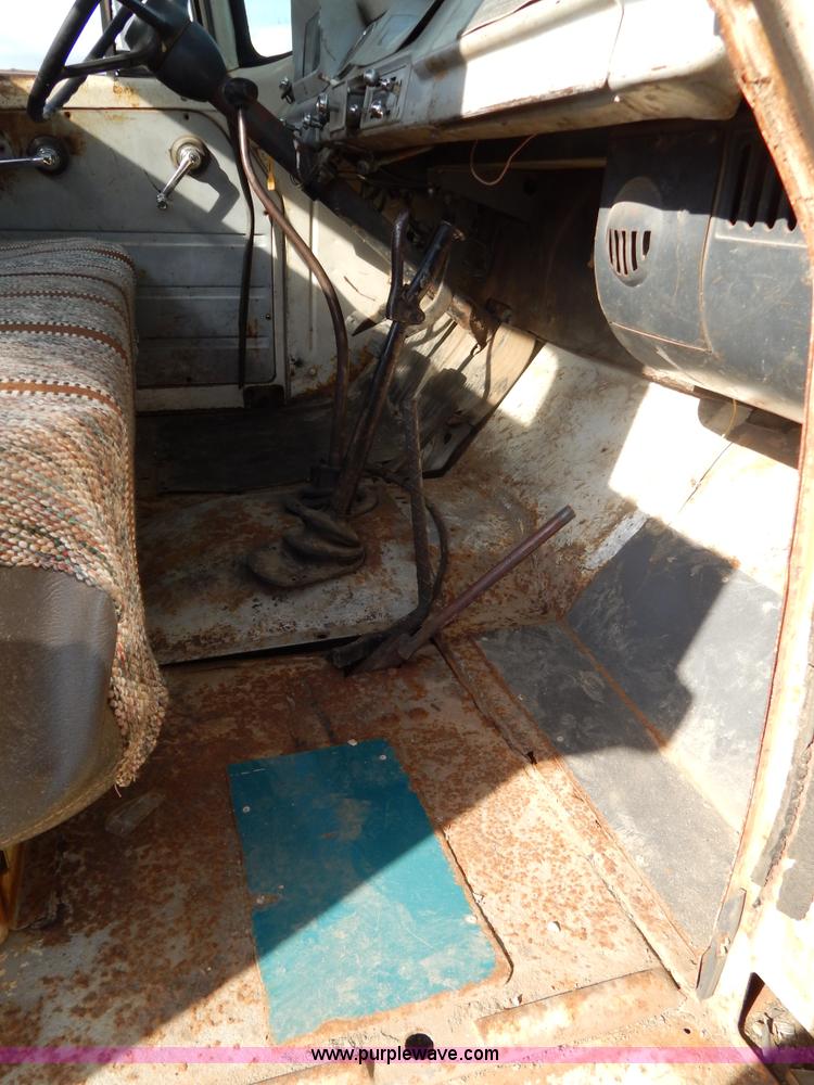 image for item I4497 1961 International BC170 dump truck