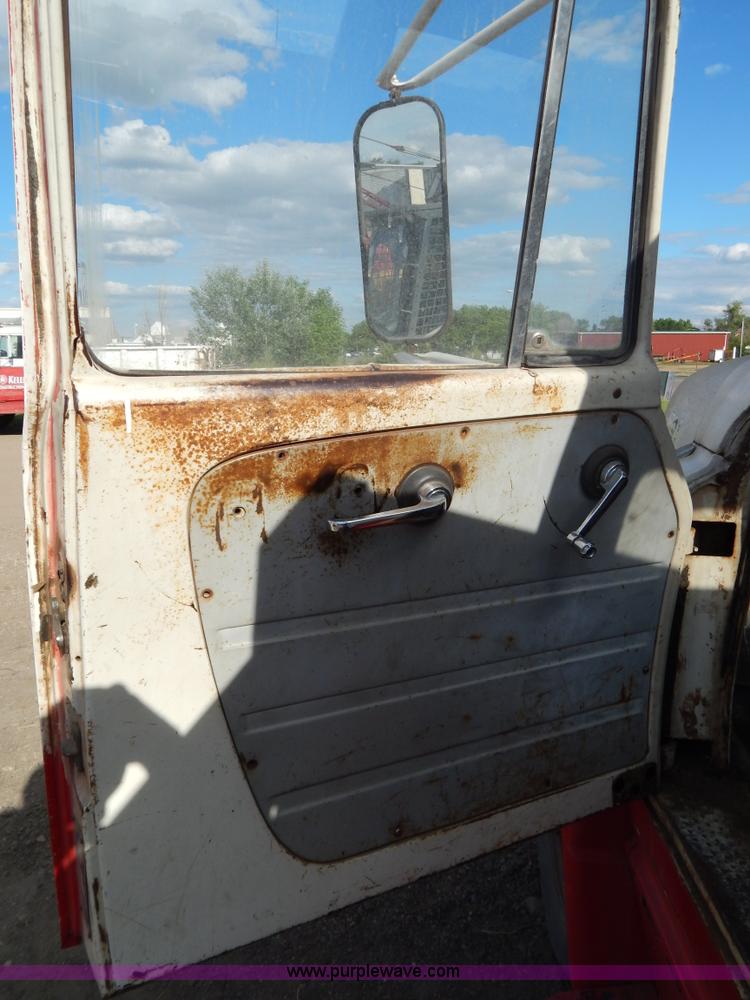 image for item I4497 1961 International BC170 dump truck