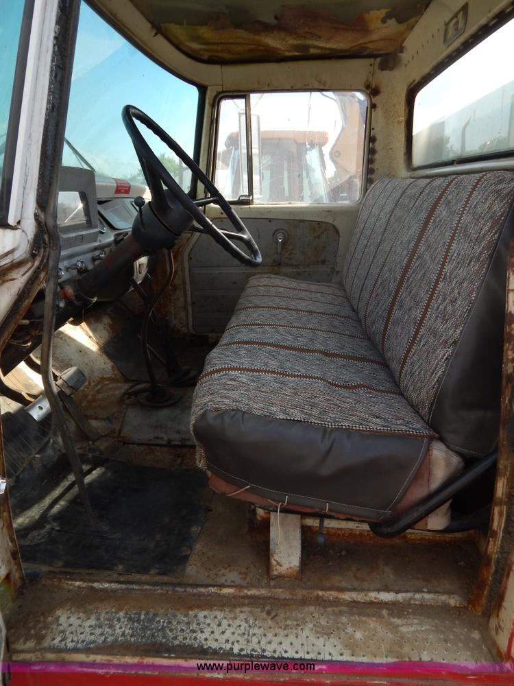 image for item I4497 1961 International BC170 dump truck