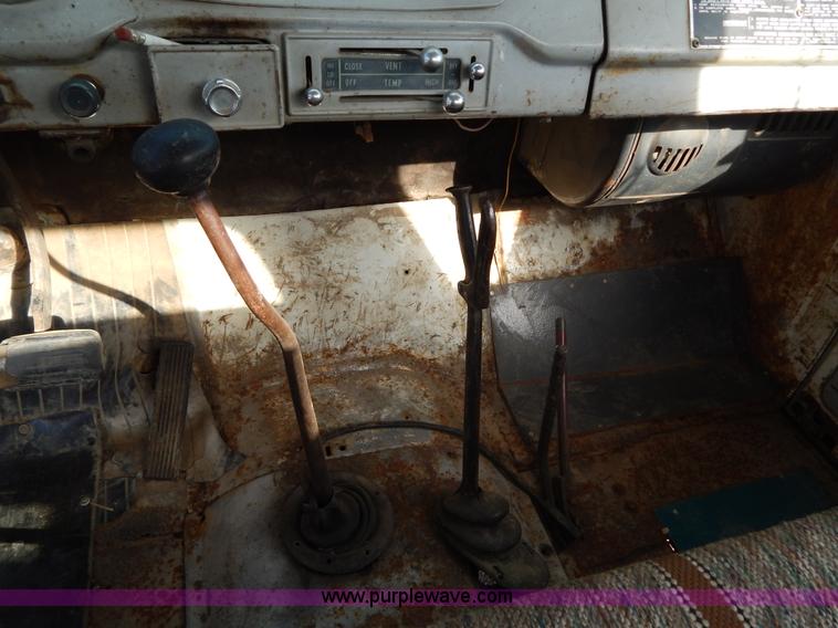 image for item I4497 1961 International BC170 dump truck