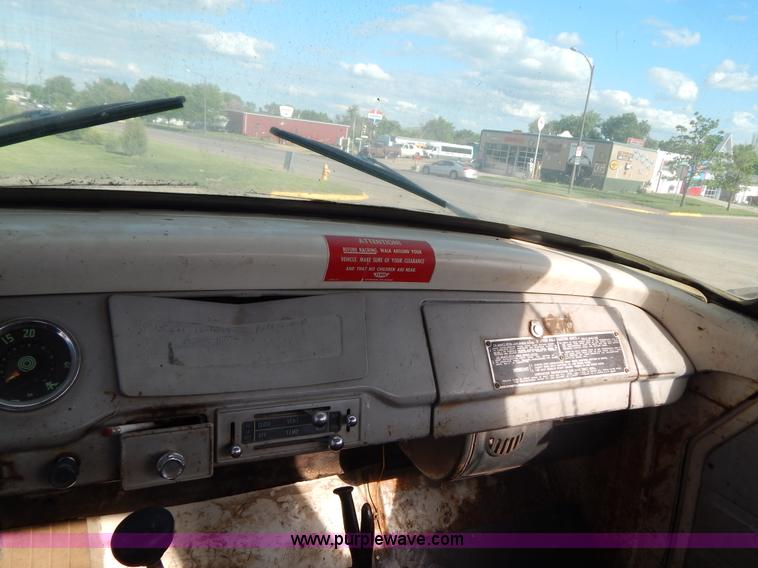 image for item I4497 1961 International BC170 dump truck