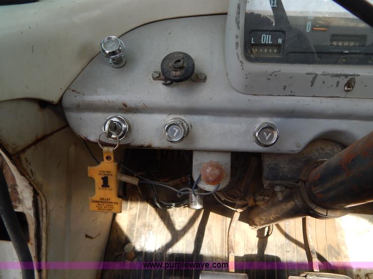 image for item I4497 1961 International BC170 dump truck