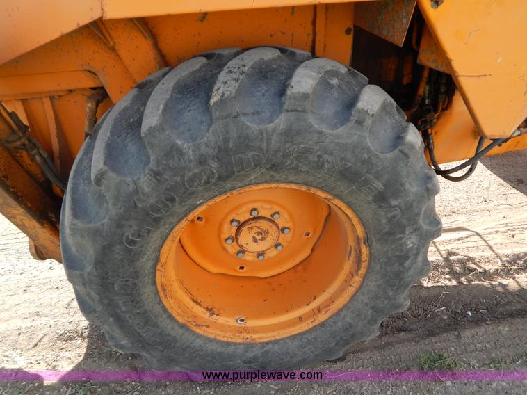 image for item I4499 1977 Case 580C-CK backhoe