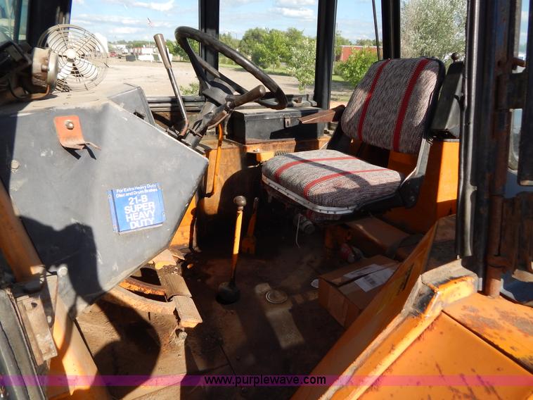 image for item I4499 1977 Case 580C-CK backhoe
