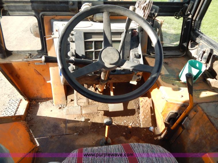 image for item I4499 1977 Case 580C-CK backhoe