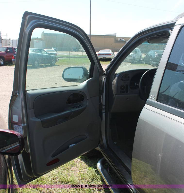 image for item H3560 2002 Chevrolet Trailblazer LS SUV