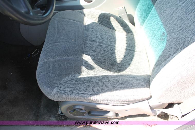 image for item H3560 2002 Chevrolet Trailblazer LS SUV