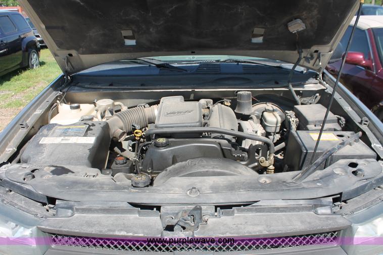 image for item H3560 2002 Chevrolet Trailblazer LS SUV