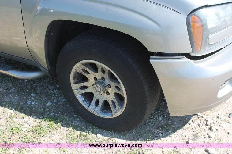 image for item H3560 2002 Chevrolet Trailblazer LS SUV