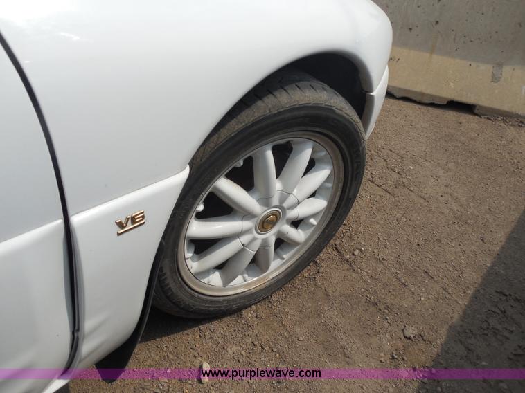 image for item H9964 1999 Chrysler Sebring LXi