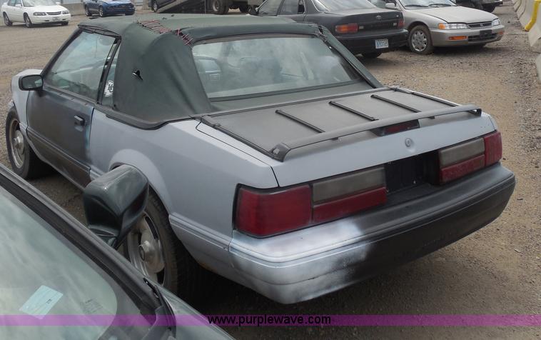 image for item H9965 1993 Ford Mustang LX convertible