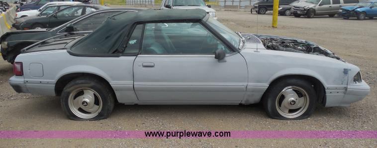 image for item H9965 1993 Ford Mustang LX convertible