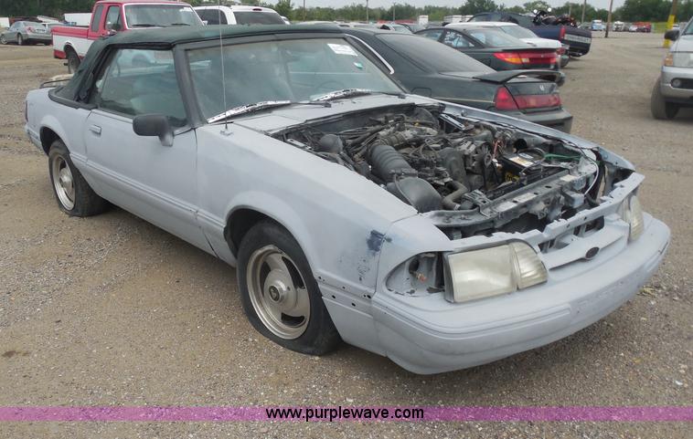 image for item H9965 1993 Ford Mustang LX convertible