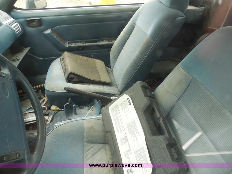 image for item H9965 1993 Ford Mustang LX convertible