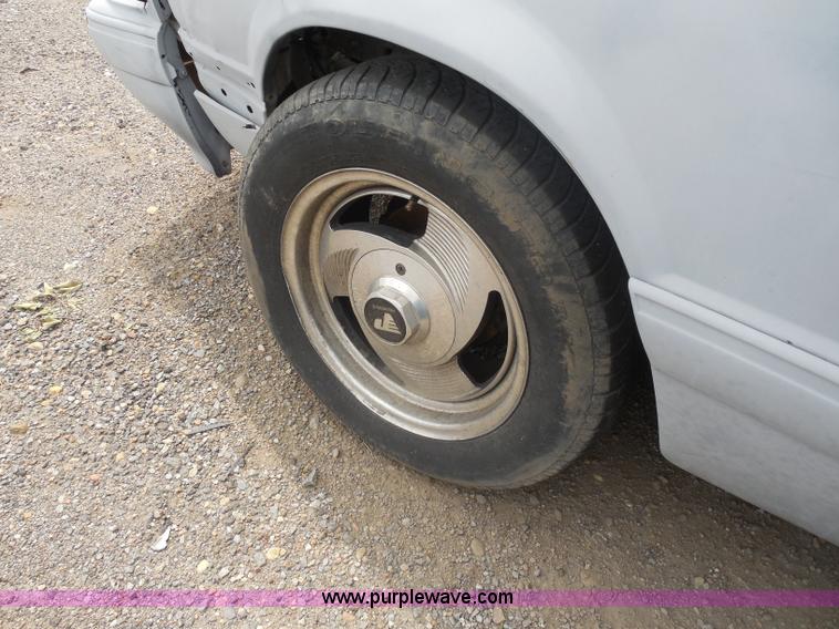 image for item H9965 1993 Ford Mustang LX convertible