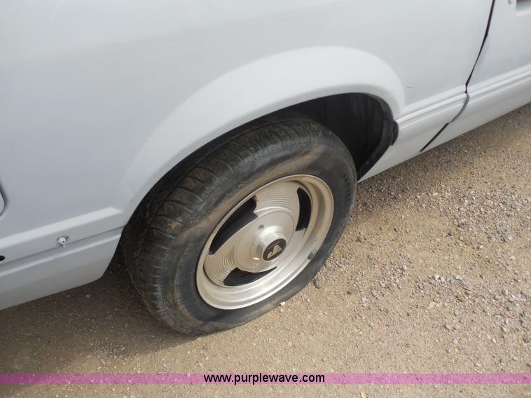 image for item H9965 1993 Ford Mustang LX convertible