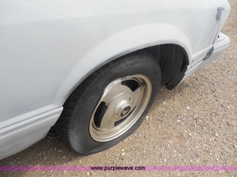 image for item H9965 1993 Ford Mustang LX convertible