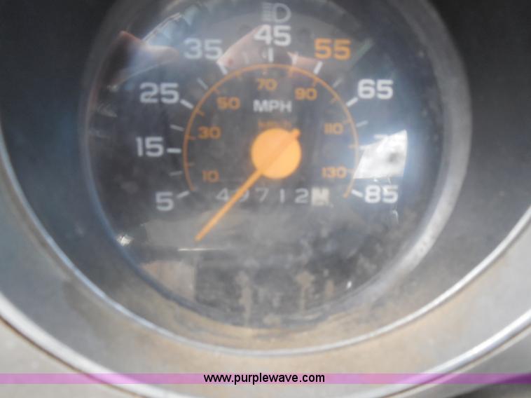 image for item H9966 1985 Chevrolet Custom Deluxe 10 Suburban SUV