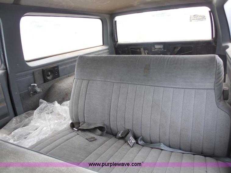 image for item H9966 1985 Chevrolet Custom Deluxe 10 Suburban SUV