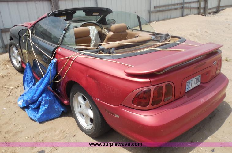 image for item H9968 1998 Ford Mustang convertible