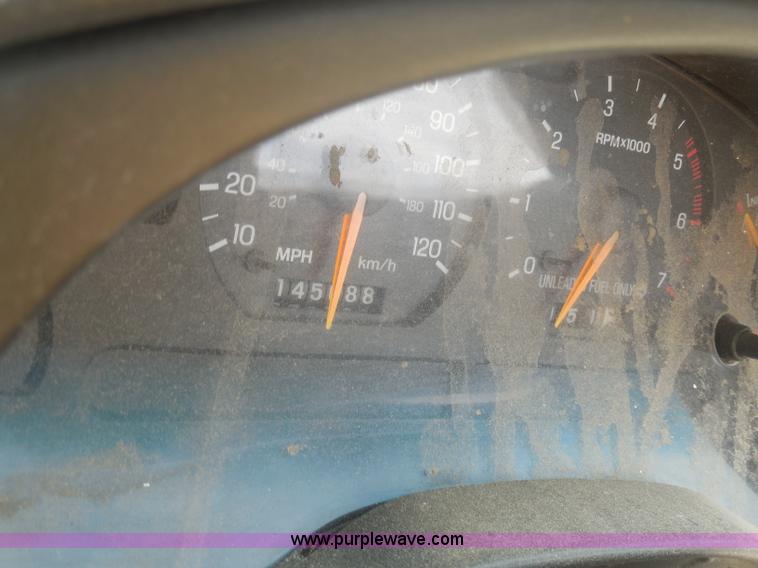 image for item H9968 1998 Ford Mustang convertible