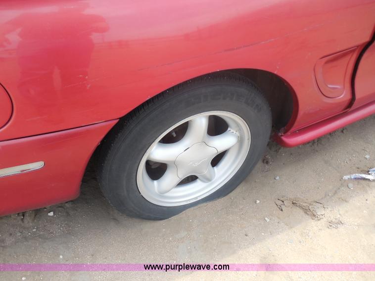 image for item H9968 1998 Ford Mustang convertible